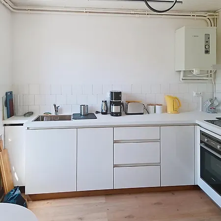 Petite Maison De Pecheur Dans Un Site Paradisiaque